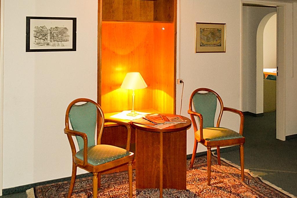 Kuner Weitzel Landgasthof Frohe Einkehr Gbr Merzhausen 객실 사진