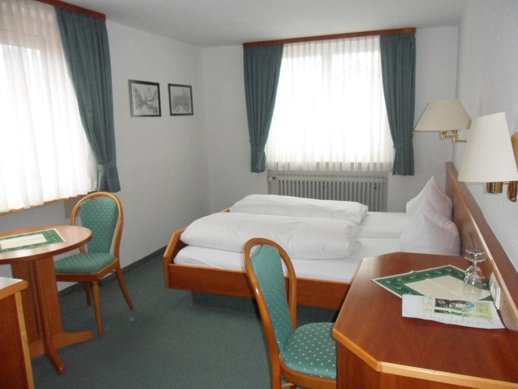 Kuner Weitzel Landgasthof Frohe Einkehr Gbr Merzhausen 객실 사진